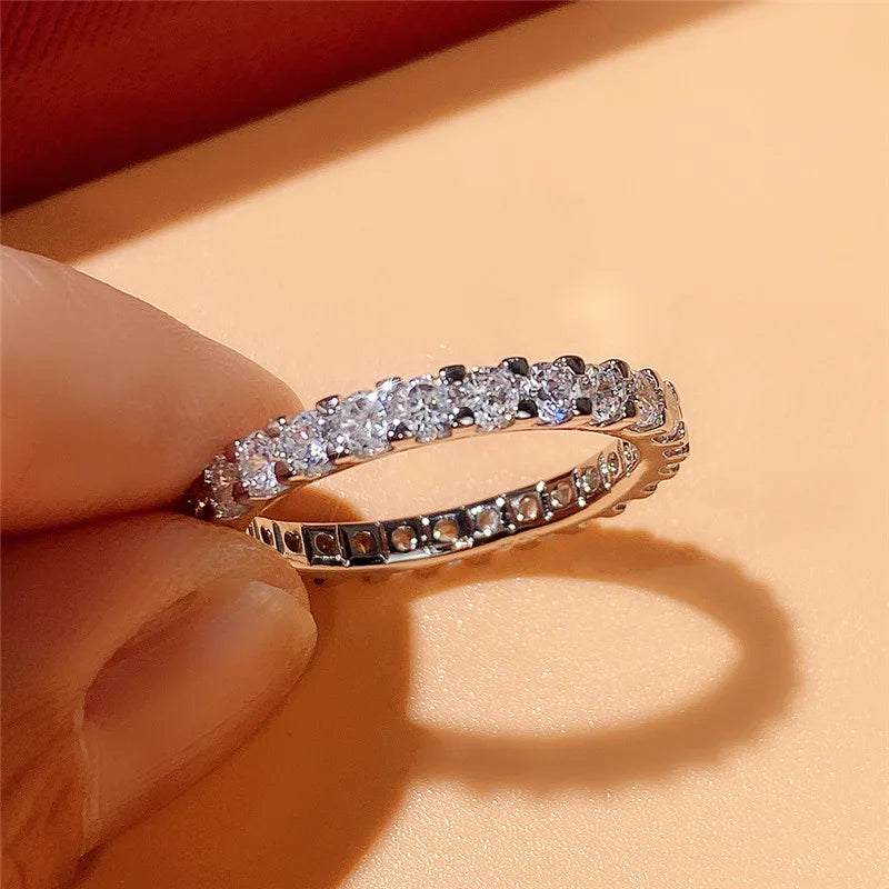 Elegant Two-Tone Solitaire Ring - Classic Round-Cut Sparkling Zirconia Engagement Ring