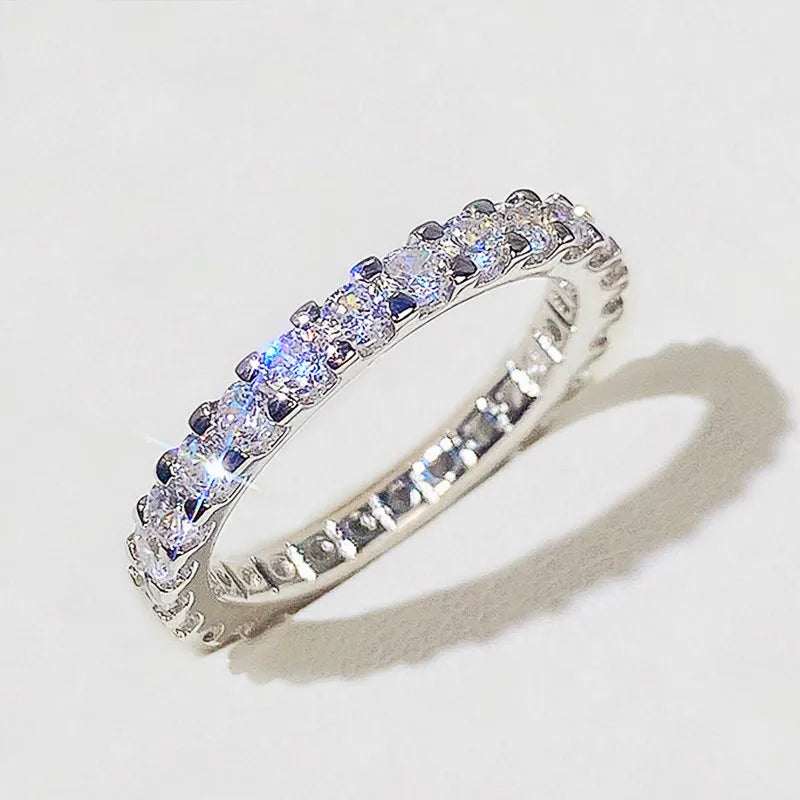 Elegant Two-Tone Solitaire Ring - Classic Round-Cut Sparkling Zirconia Engagement Ring